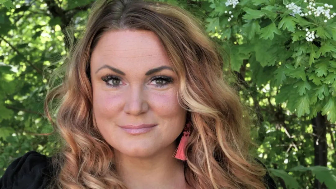 VARGGROPEN. FÖRFATTARSAMTAL MED EMMA OLOFSSON