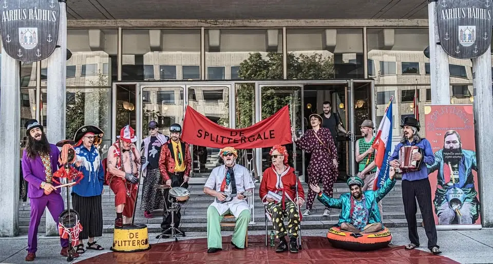 Show med gøglerorkestret De Splittergale ☉ den turkise have