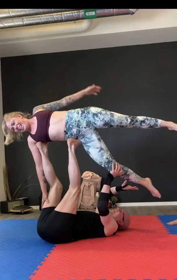 Acroyoga ute 🌻