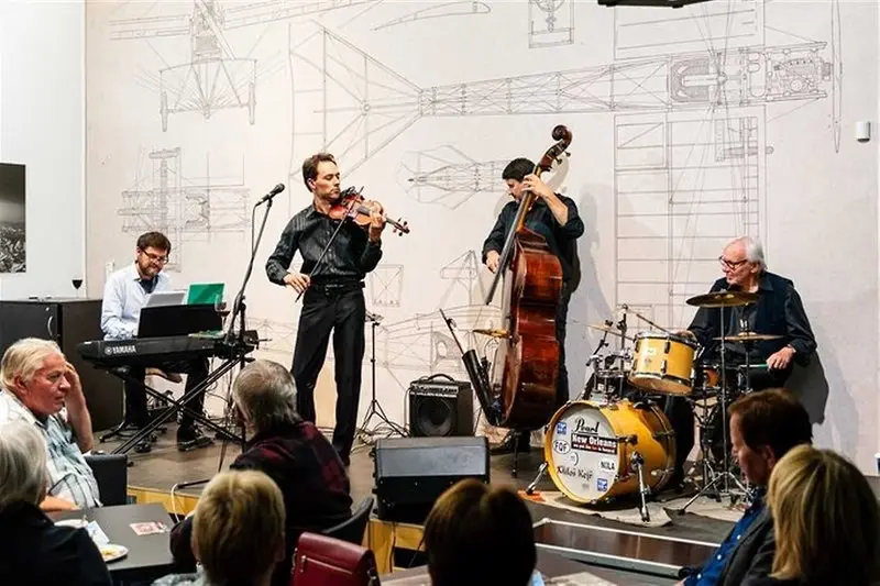 Nedělní dixie: Pavel Švestka Swing Quartet