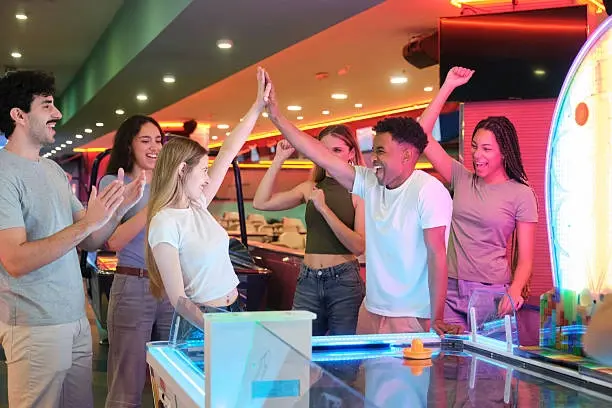 🌟🕹️ Hollywood Arcade Night: Dave & Buster's Play, Eat & Connect👾🍕