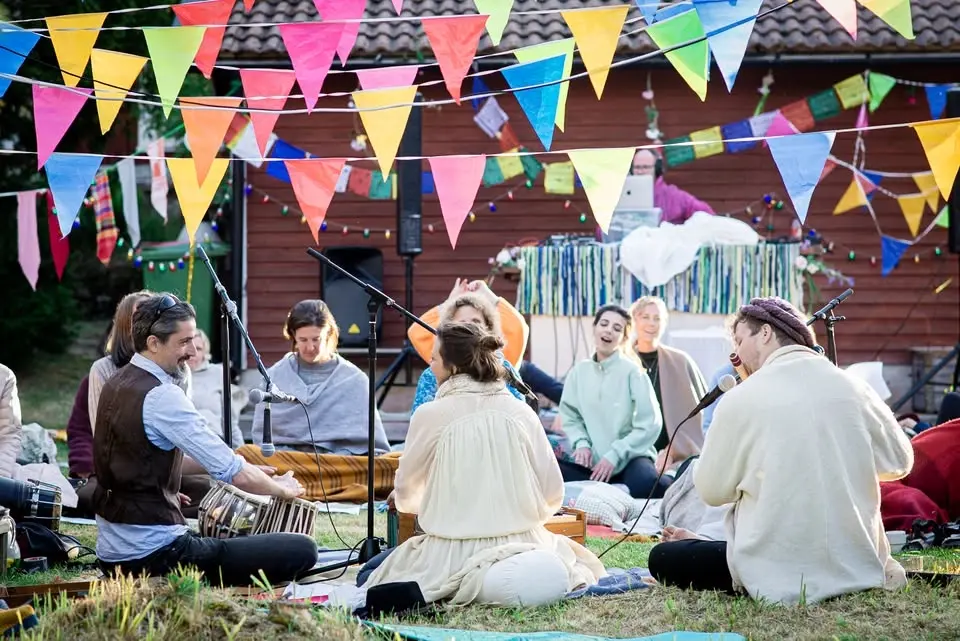 KIRTAN IN THE PARK