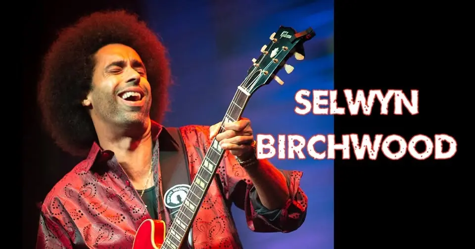 Selwyn Birchwood @ New World Music Hall