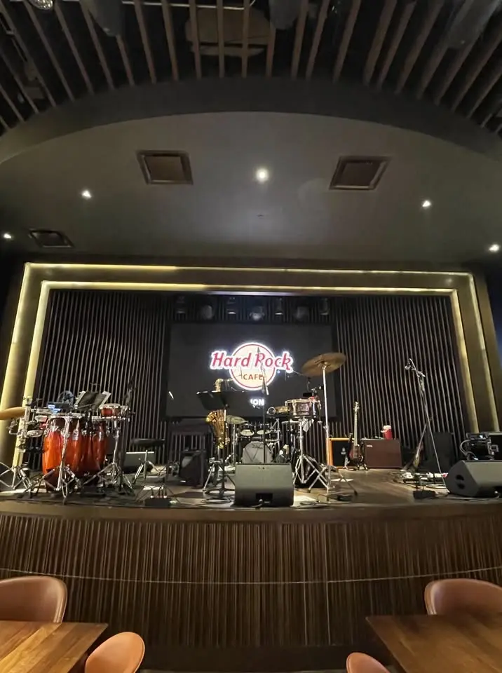 Mento Buru at Hard Rock Tejon