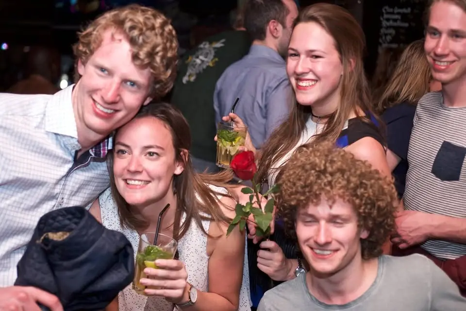 L' Afterwork du Mardi - ★. Apero or Karaoké Party ★ Exchange languages -adresse only socializus app