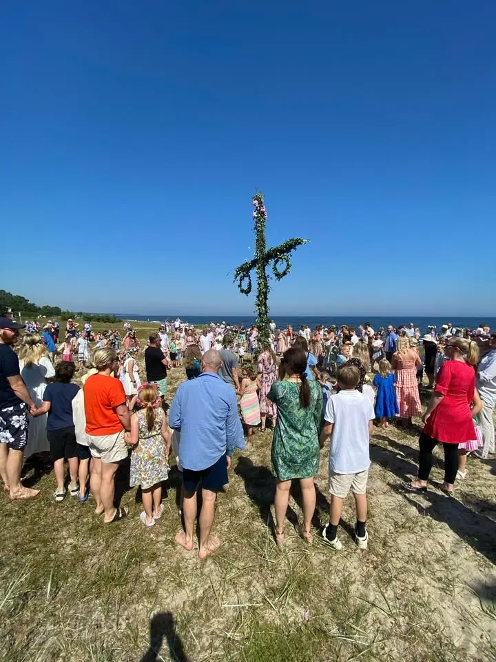 Midsommarfirande på stranden