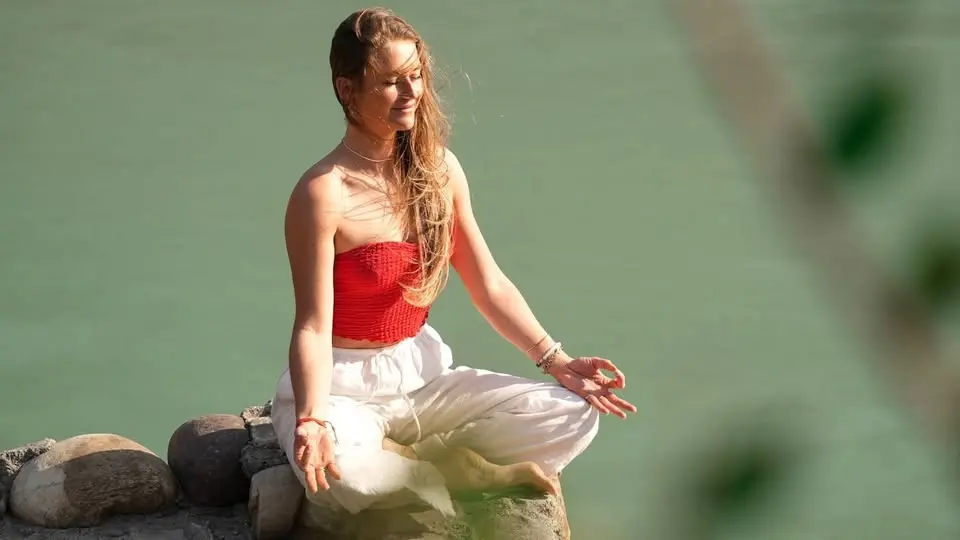 Yoga at the Ryten & Kvalvika Trail Farm 