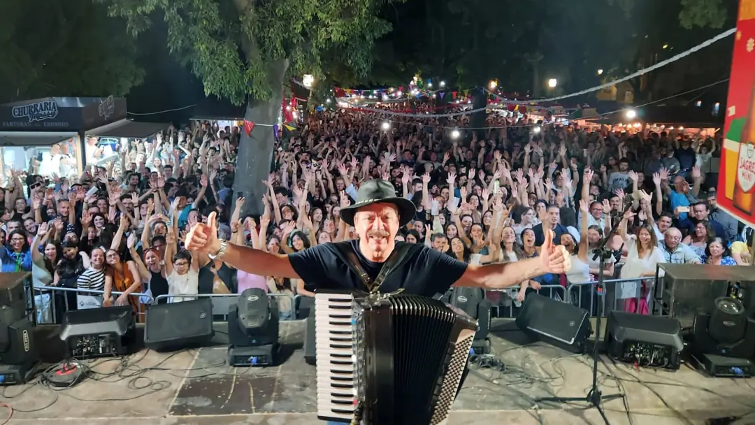 Quim Barreiros concert — The Pimba Chaos You Don’t Want to Miss 🎶🍻