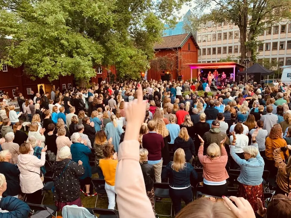 Allsång i Almen-En kväll med Cornelis Vreeswijk sånger med allsångsledare Malte Hallquist |FRI ENTRÈ