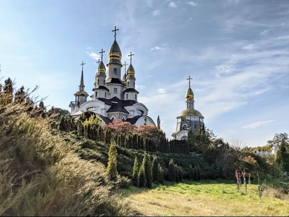 Запрошуємо до паломництва : Буки-храмовий комплекс з храмом св. мученика Євгенія