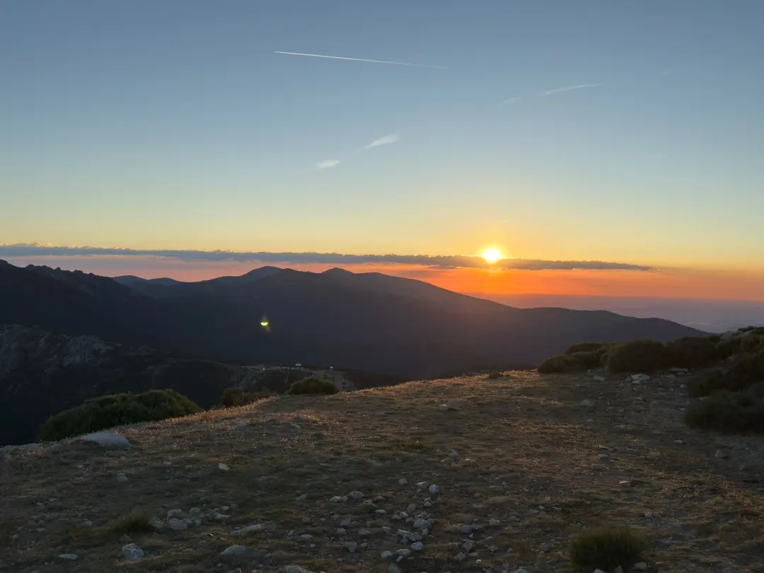 🥾 Ruta de Senderismo al Atardecer | Cena con Vistas y Regreso Nocturno