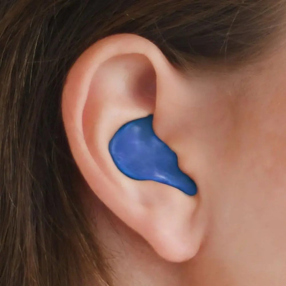 EAR PLUG // Big Toilet Radio & Weather Report w/ Goy + Sara + Stefhanja INVITES
