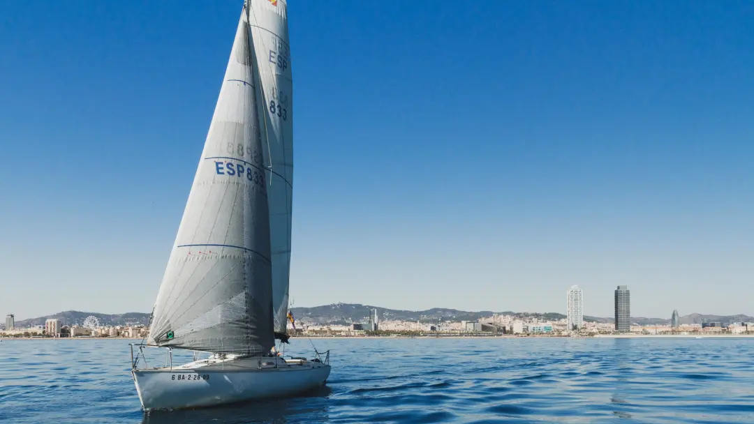 ¡Aprendé a navegar!⛵ Clases personalizadas en velero. Máximo 4 alumnos por clase