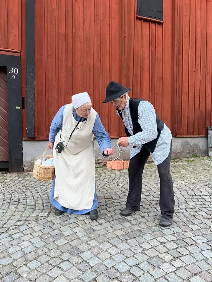 Drama Hunnebergsgatan – kyrkfolk, hästar och fala kvinns