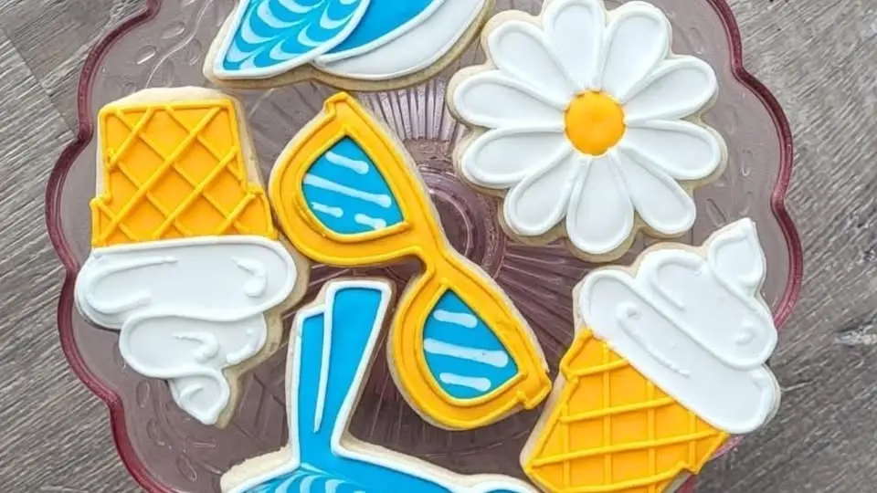 Cookie Decorating: Sunny Days & Sweet Treats