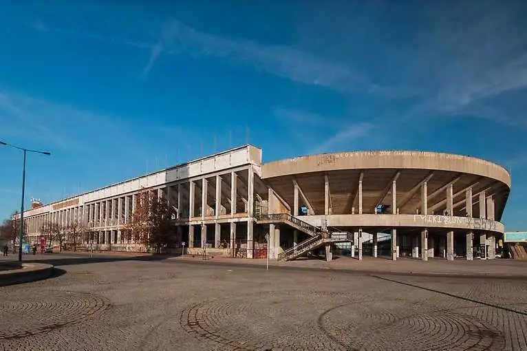 Velký strahovský stadion – z tribuny na tribunu