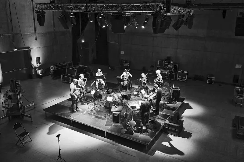 Alternativa x Klang Systematiek: Oliveros – Stockhausen (Sound in Motion)