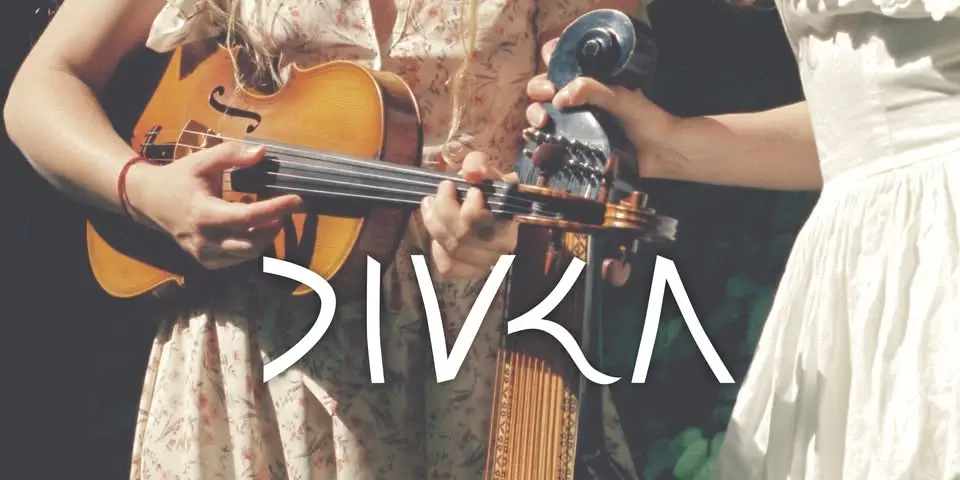 DIVKA & Maria Smolinska in Victoria