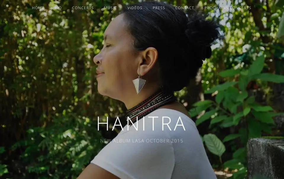 Hanitra en concert à Malestroit (56)