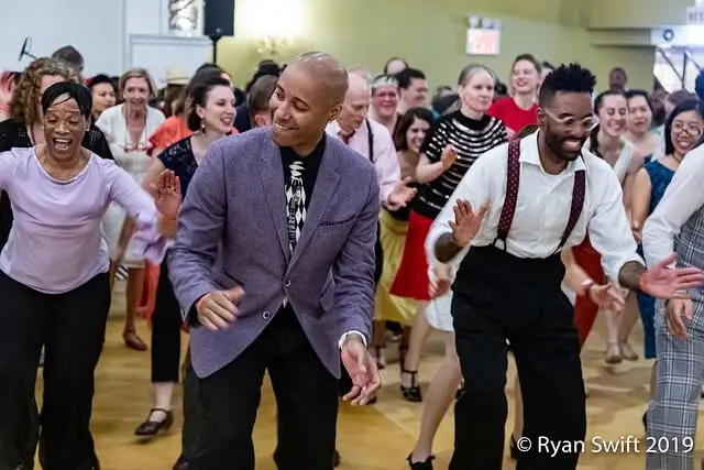 The Jitterbugs stroll solo jazz routine