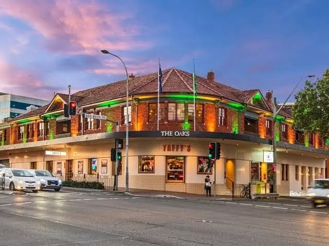 The Oaks Hotel