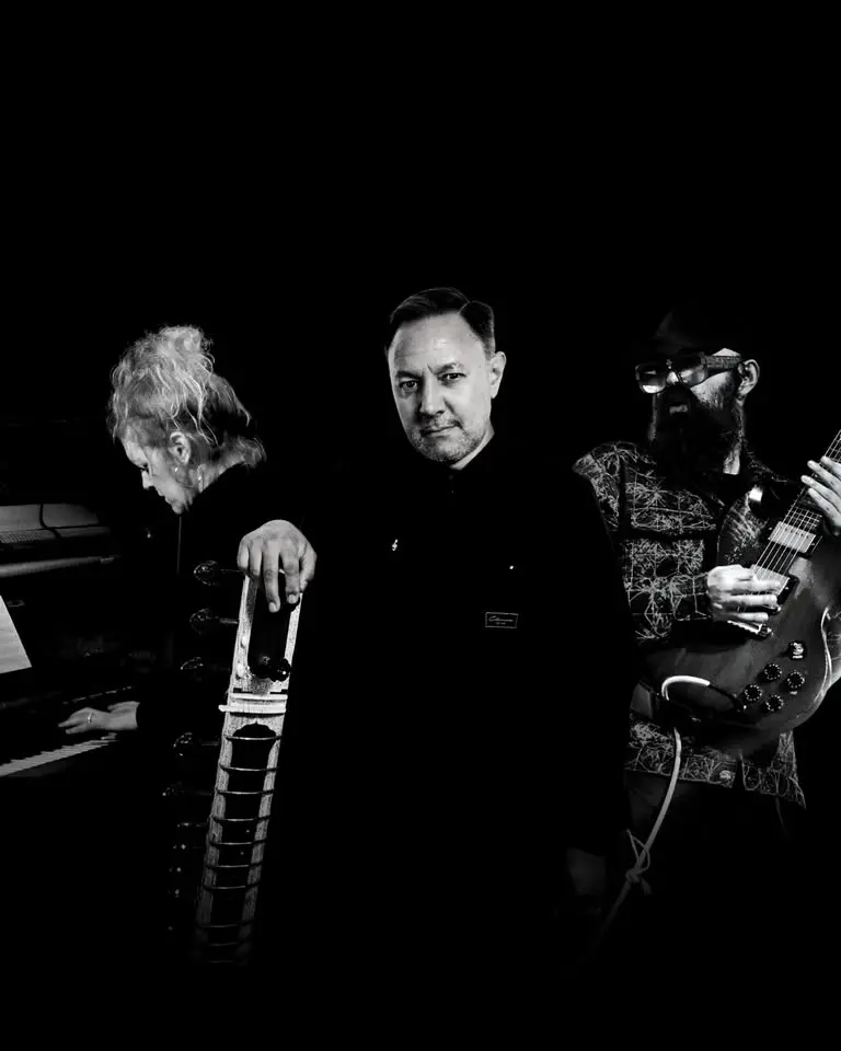 Free Flow Classikal ft. Jonathan Mayer (sitar), Alcyona Mick (piano) & Kapil Seshasayee (e guitar)