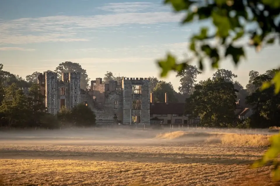 Cowdray Ruins Tour