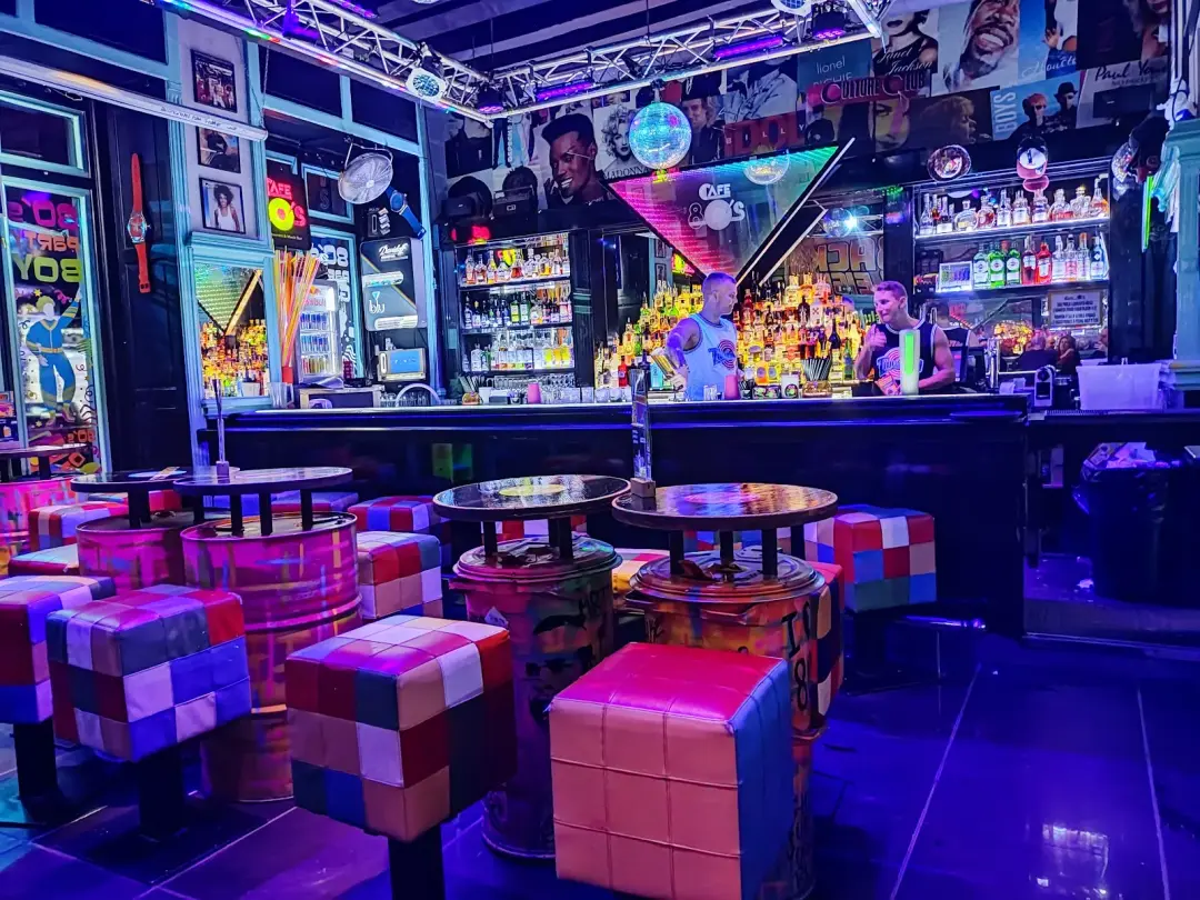 CAFE 80's